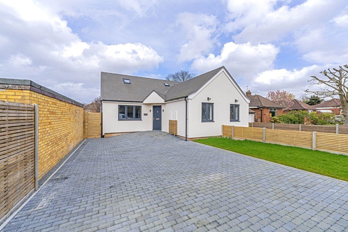 Flat Hazel Way in Mole Valley