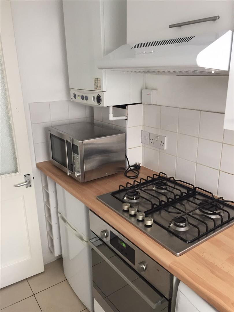 Flat Belle Vue Estate in Greater London
