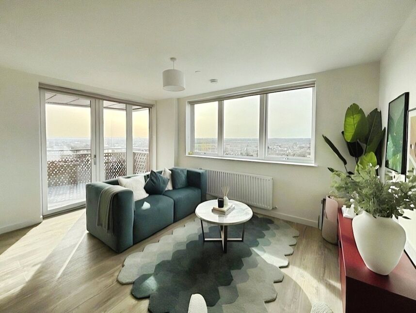 Flat Elmsleigh Road in Staines-upon-Thames
