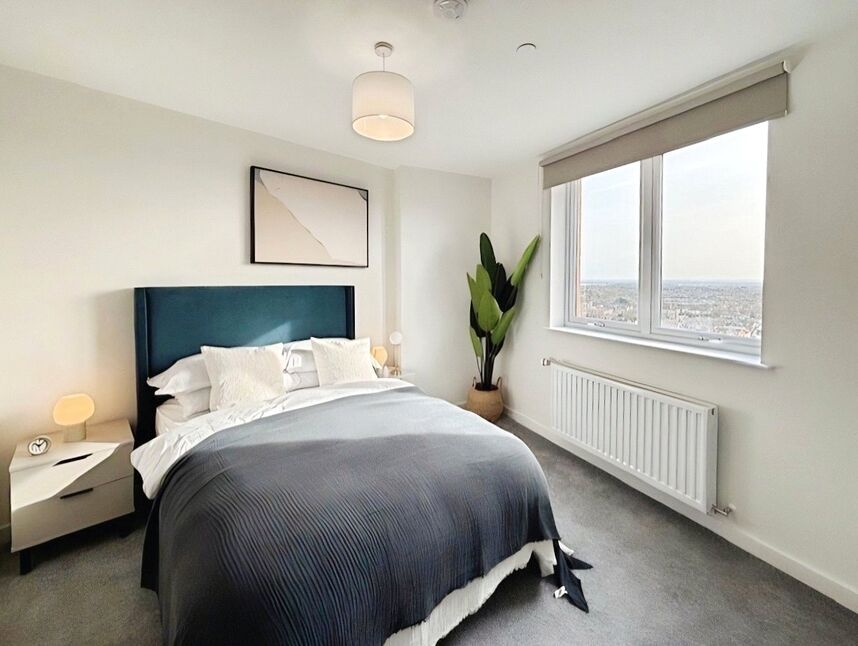 Flat Elmsleigh Road in Staines-upon-Thames