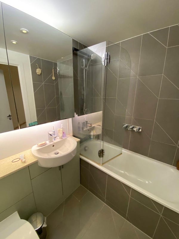 Room Medals Way in Greater London