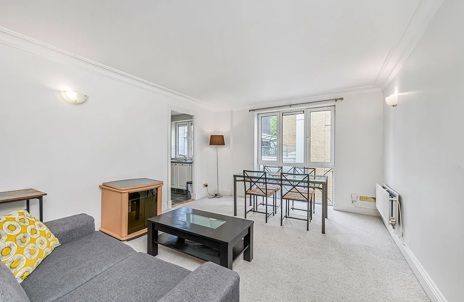 Flat Baylis Road in Greater London