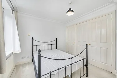 Flat Baylis Road in Greater London