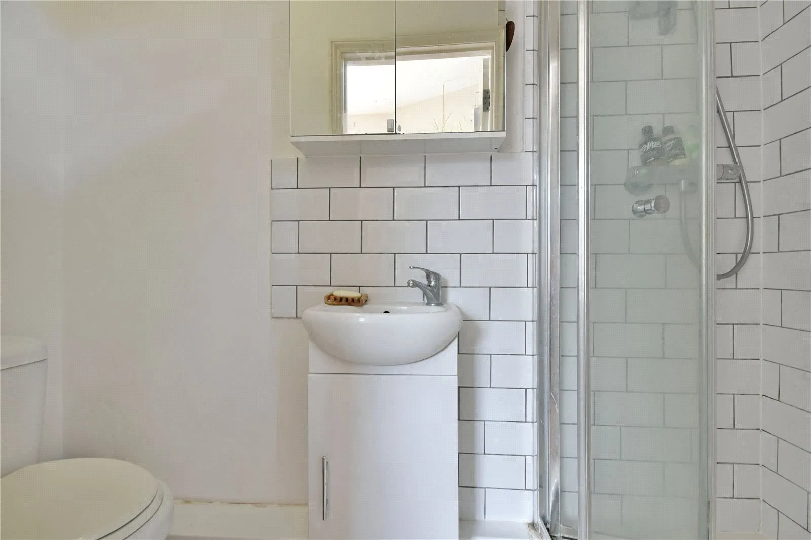 Flat Ashenden Road in Greater London