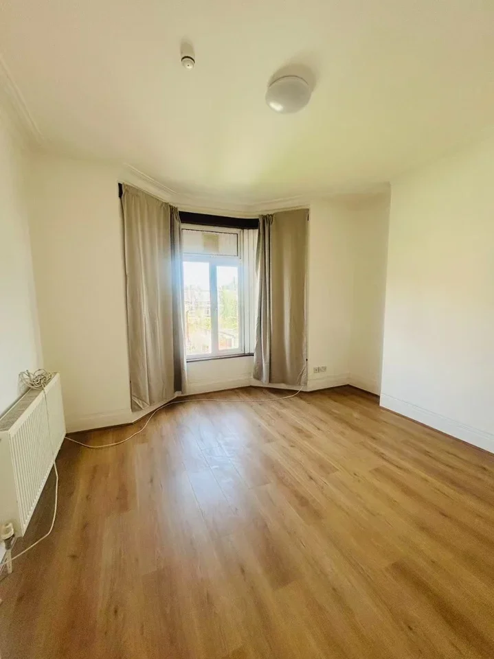Flat Ravenshurst Avenue in Greater London