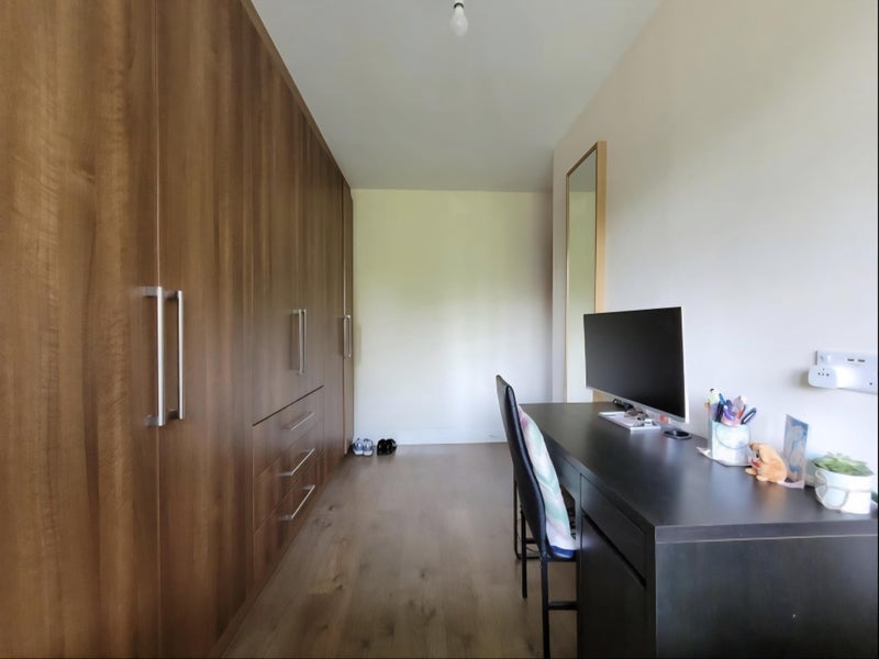 Room Gataker Street in Greater London