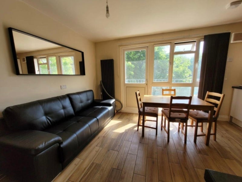 Room Gataker Street in Greater London