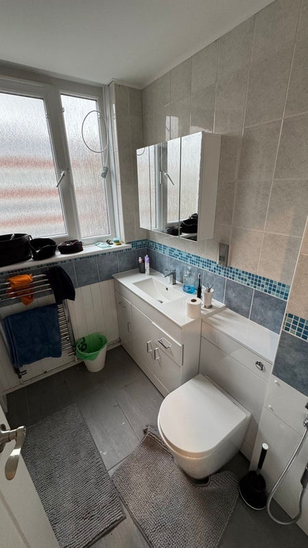 Flat Westbridge Road in Greater London