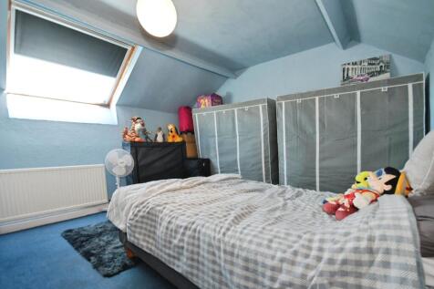 Room Limpsfield Road in Sheffield