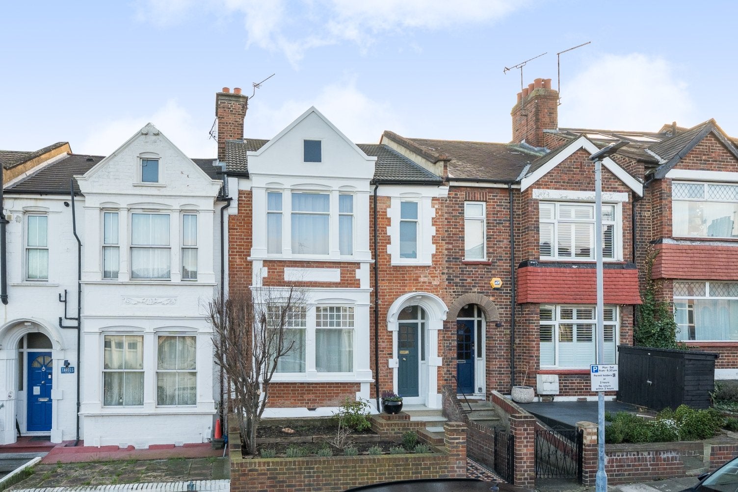 House Mayhill Road in London