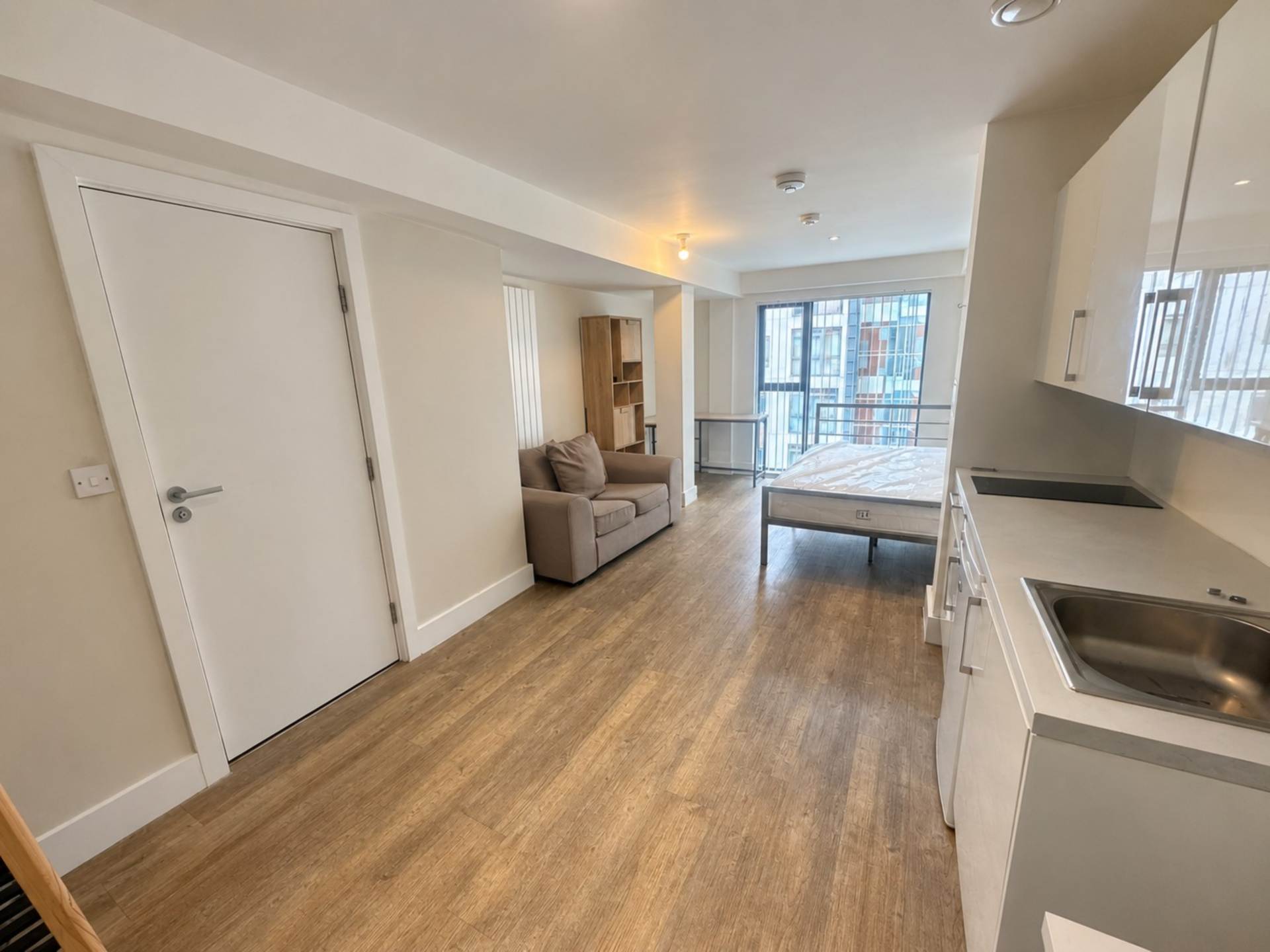 Flat Scholes Street in Royton