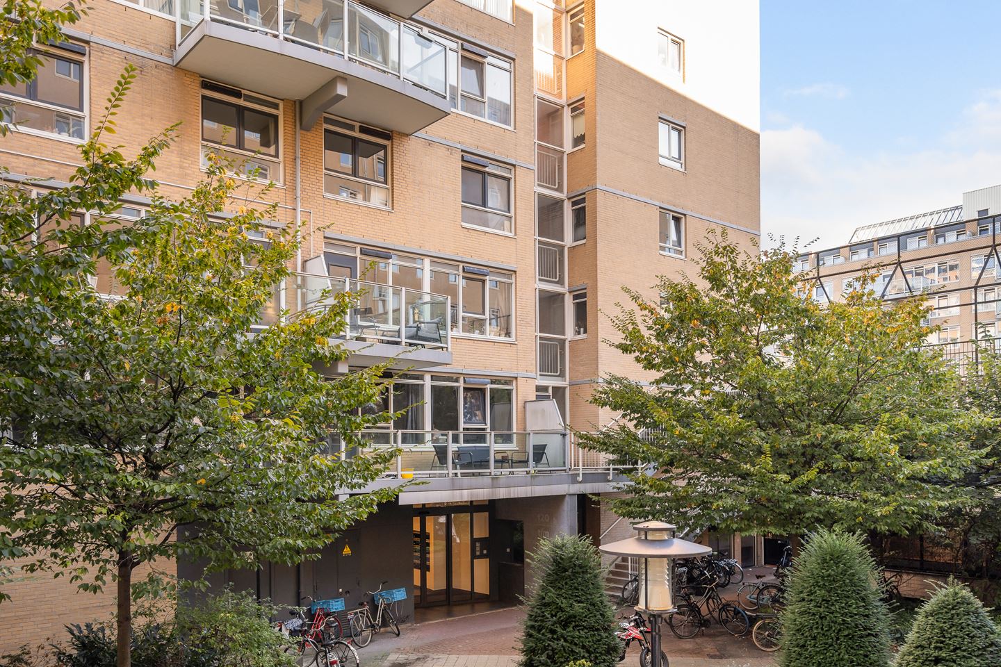 Flat Mariniersweg in Rotterdam
