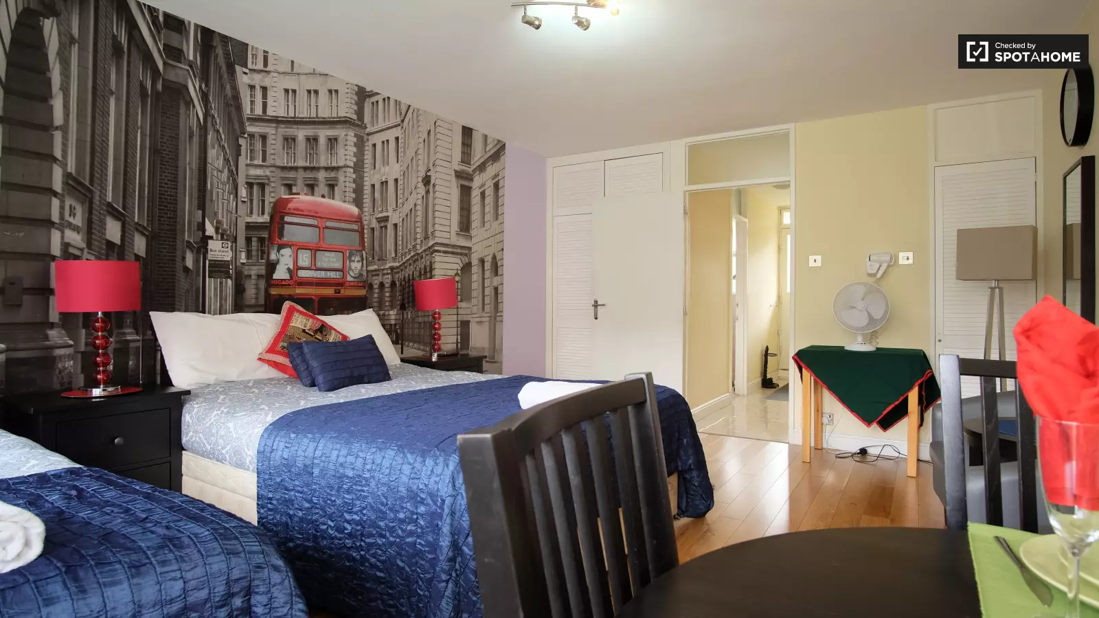 Flat Noel Road in Greater London