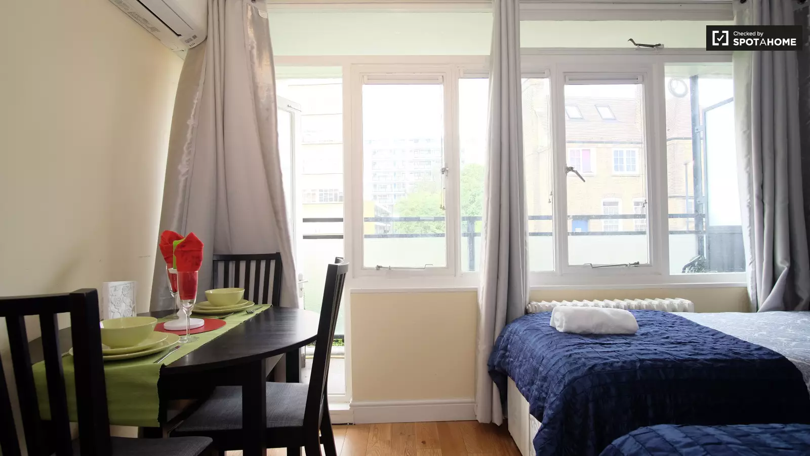 Flat Noel Road in Greater London