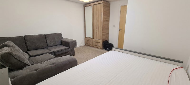 Room Yewdall Way in Bradford