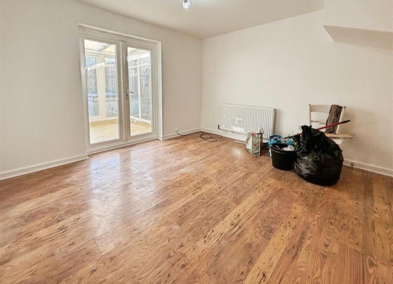 Room Yewdall Way in Bradford