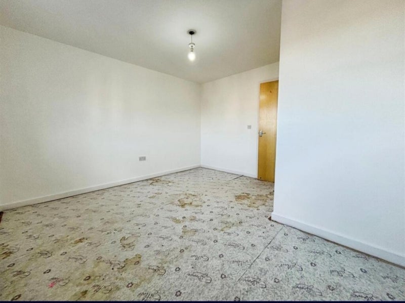 Room Yewdall Way in Bradford