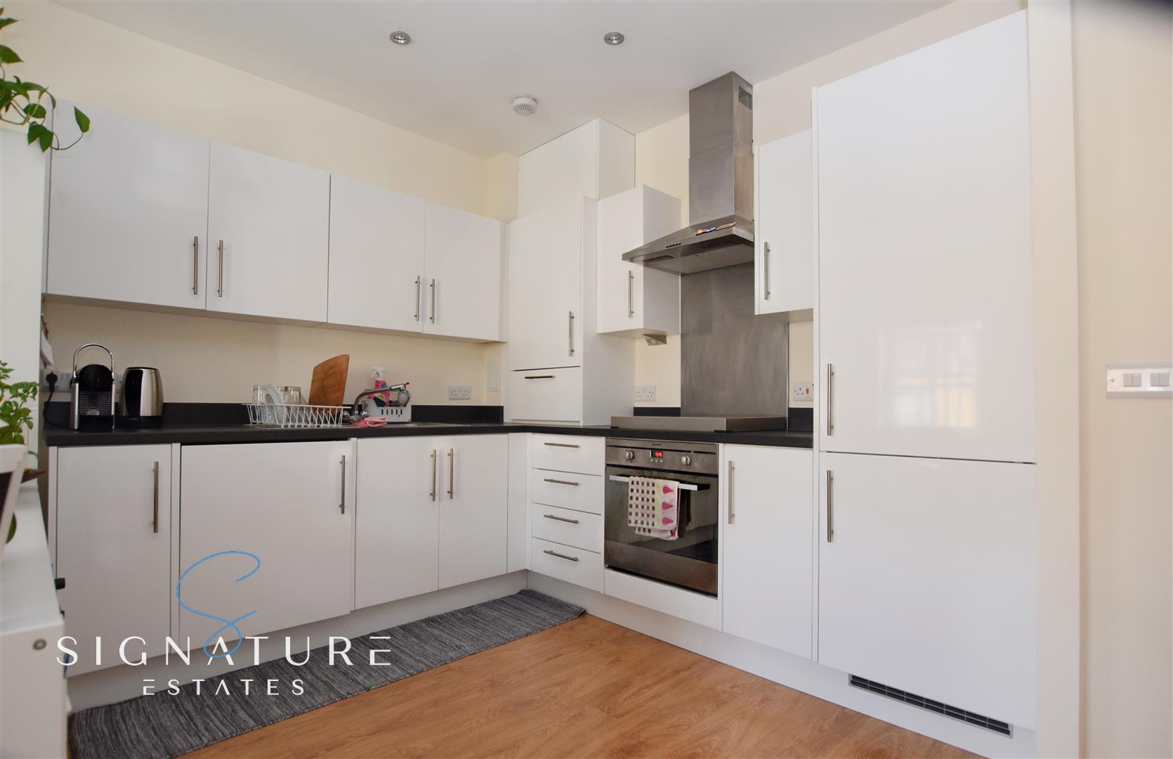 Flat Sutton Road in Watford