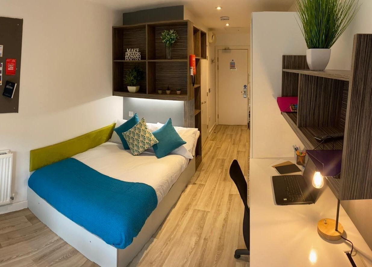 Room Blandford Square in Newcastle upon Tyne
