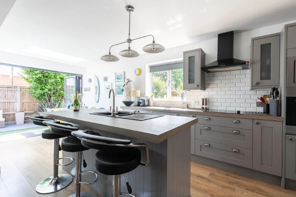 House Somerset Close in Elmbridge