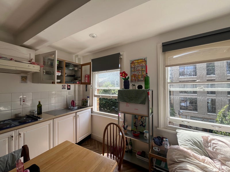 Flat Hackney Road in Greater London
