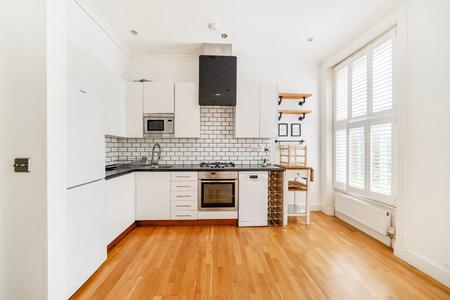 Flat Cornwall Road in Greater London