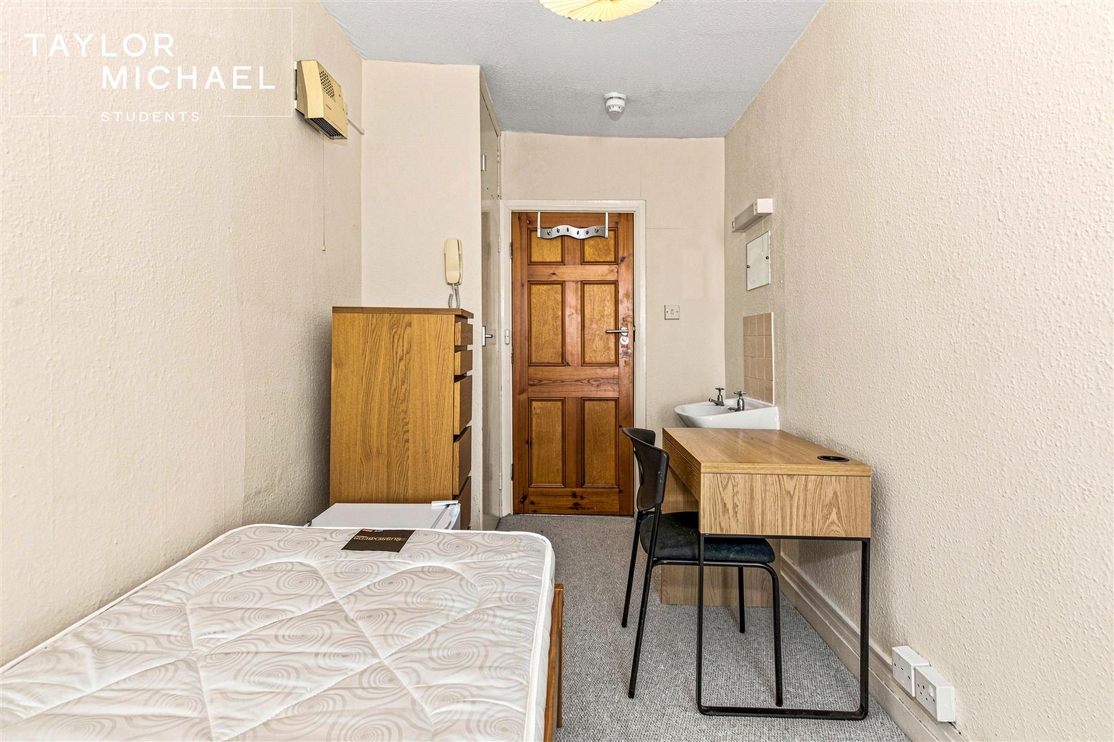 Room Bedford Square in Brighton