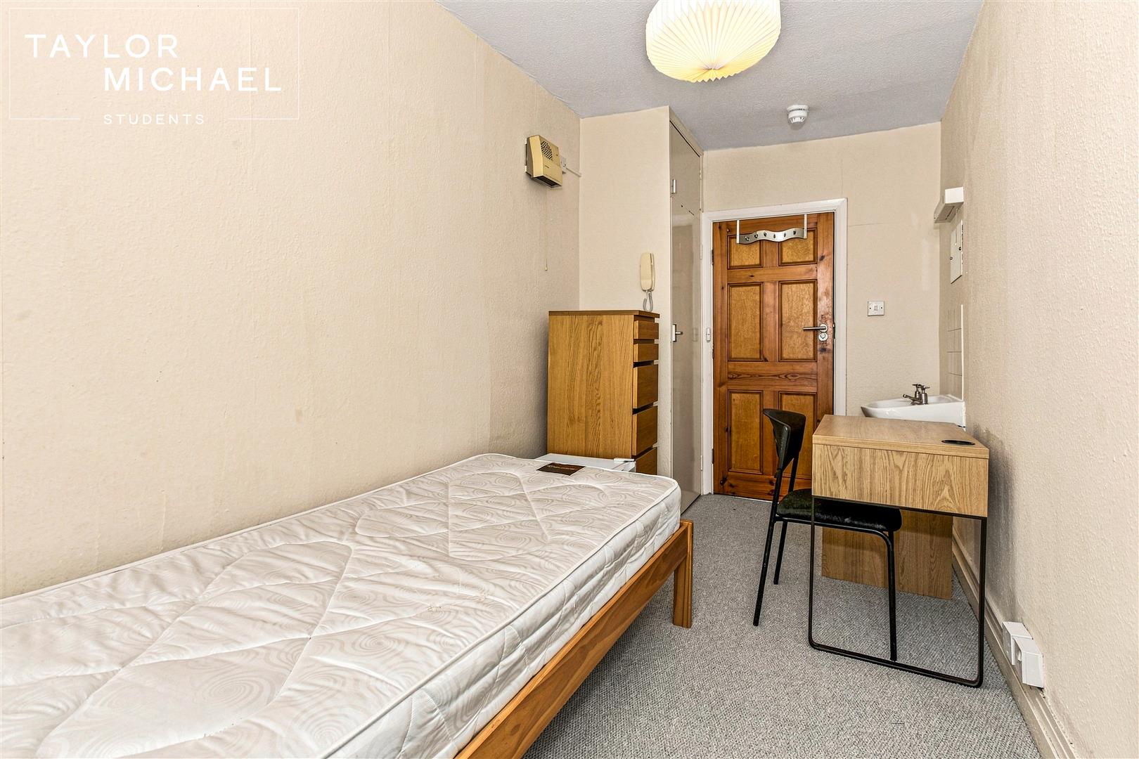 Room Bedford Square in Brighton