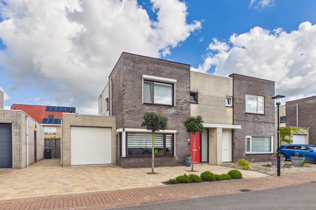 Huis Roerdomp 20 in Terneuzen