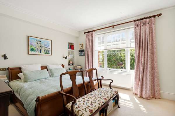House Kersley Mews in Greater London