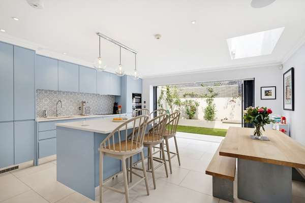 House Kersley Mews in Greater London