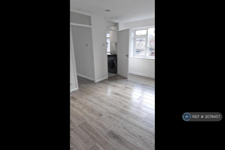 Flat Croydon Road in Greater London