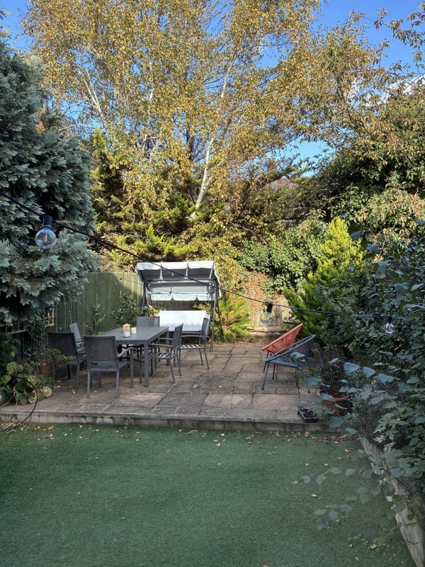 Room Solon New Road in Greater London