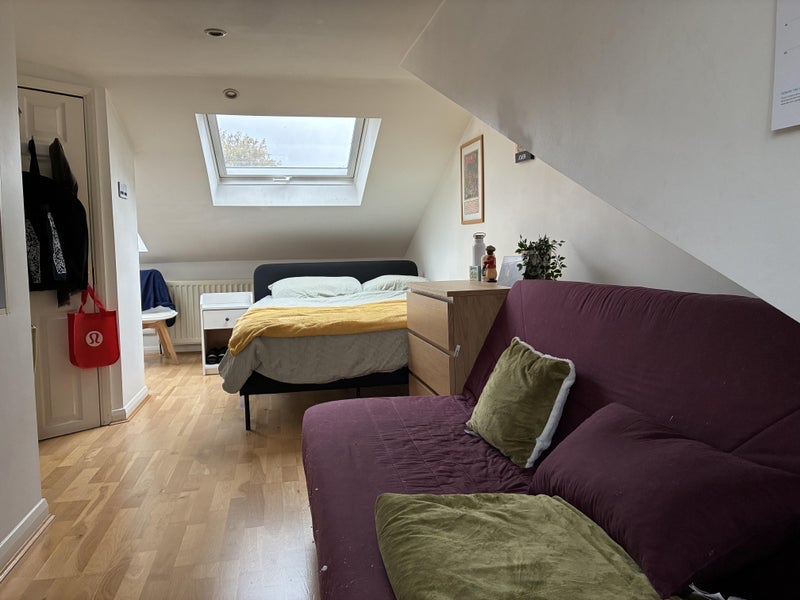 Room Solon New Road in Greater London
