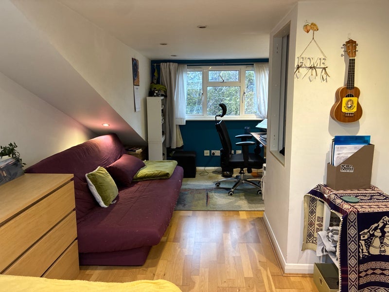 Room Solon New Road in Greater London