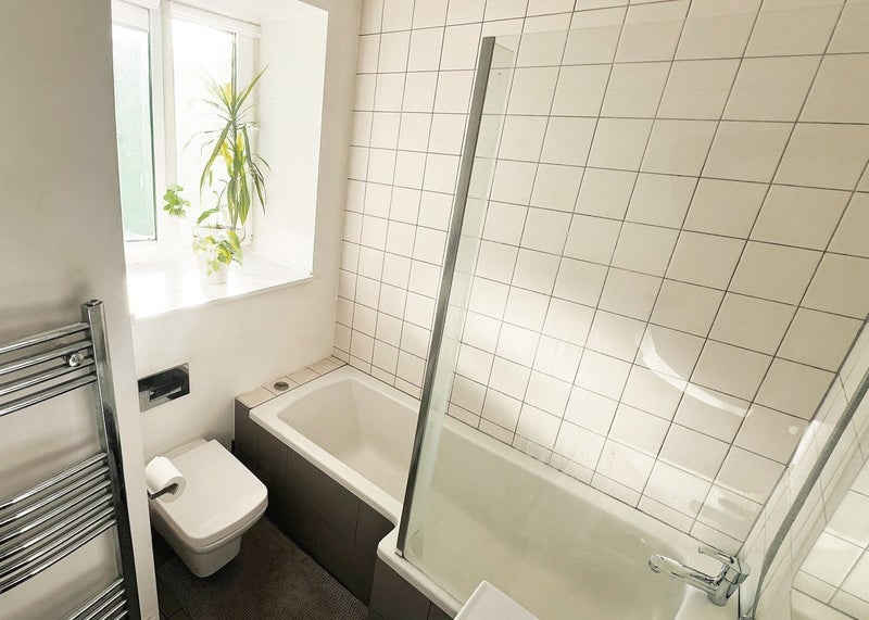 Room Hamilton Road in Greater London