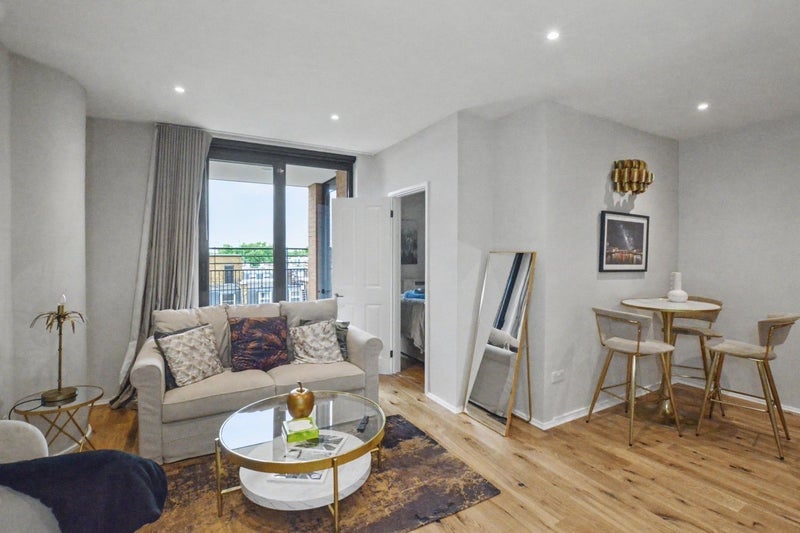 Flat Point W Access Road in Greater London