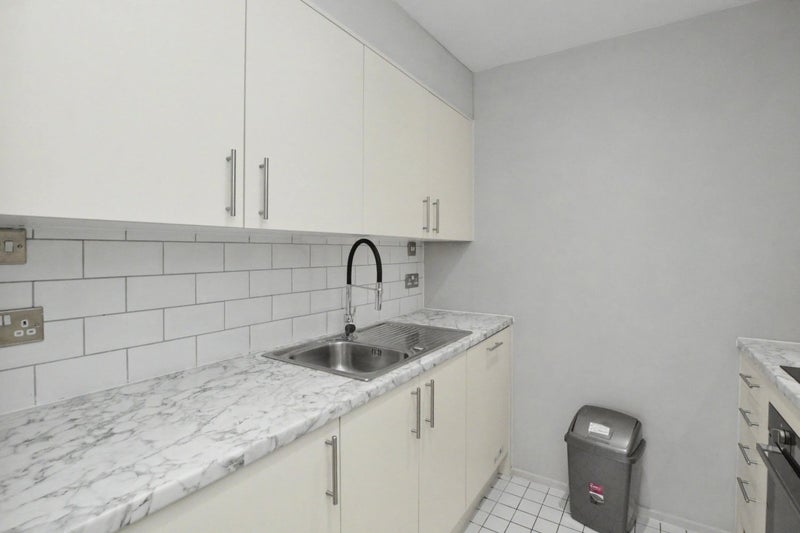 Flat Point W Access Road in Greater London