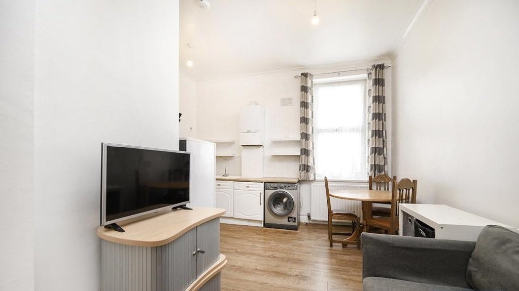 Flat Belmont Street in Greater London