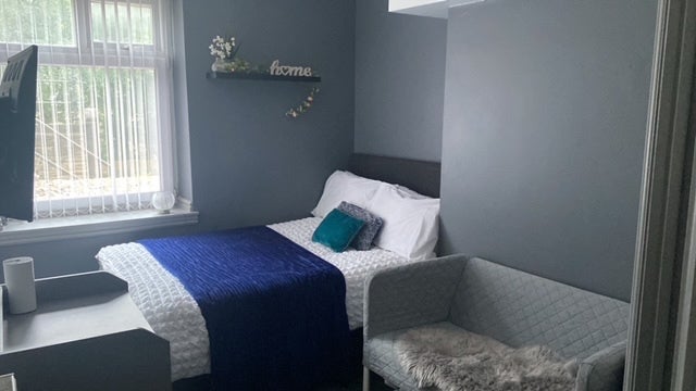 Room Bankfield Road in Kirklees