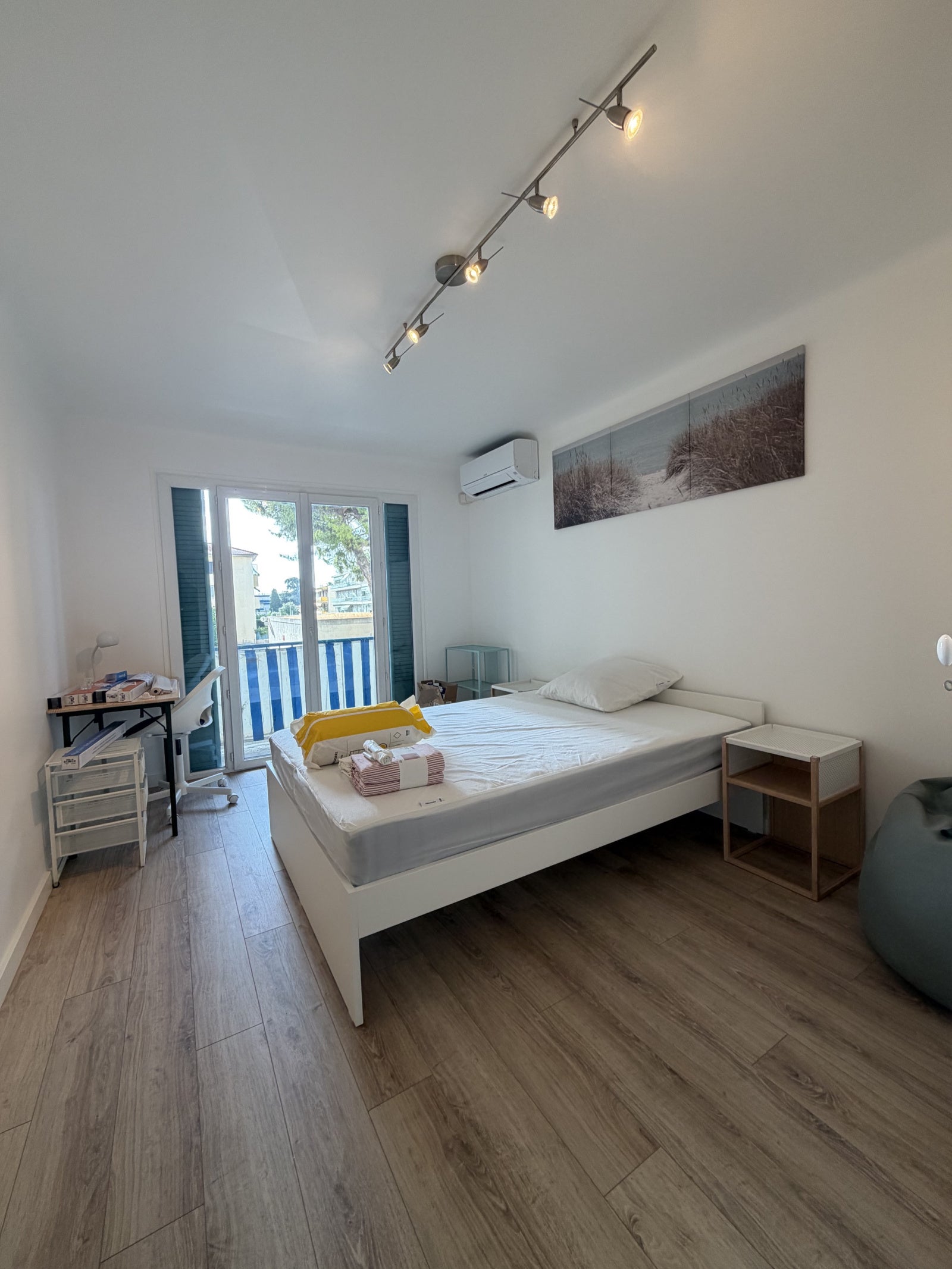 Room Avenue Saint-Augustin in Nice