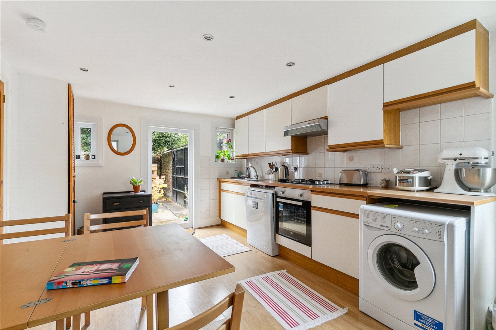 Flat Haycroft Road in Greater London