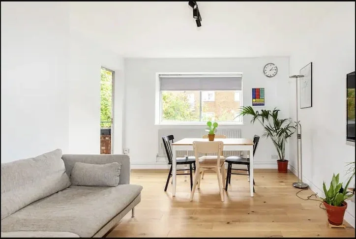 Flat Burnham Street in Greater London