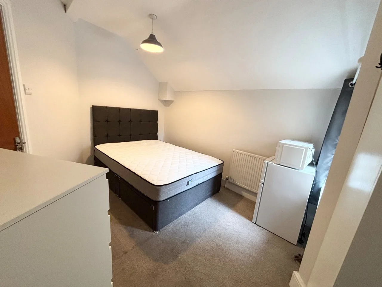 Room Croham Road in Greater London