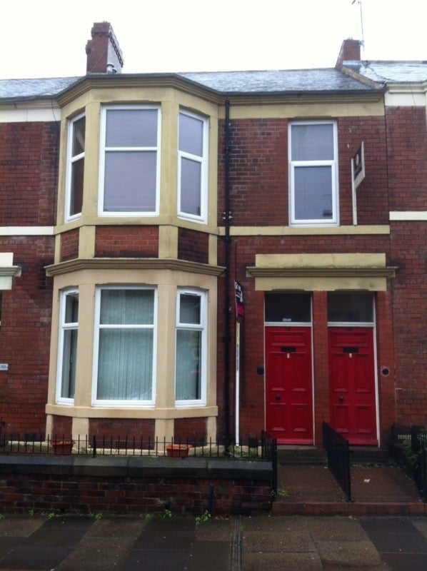 Flat Helmsley Road in Newcastle upon Tyne