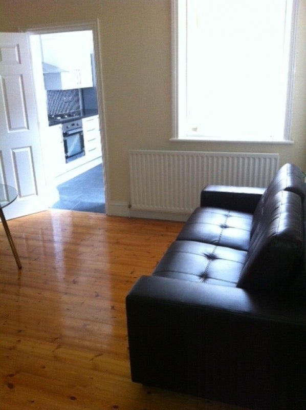Flat Helmsley Road in Newcastle upon Tyne