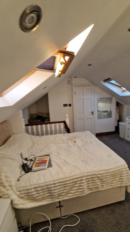 Room Mirabel Road in Greater London