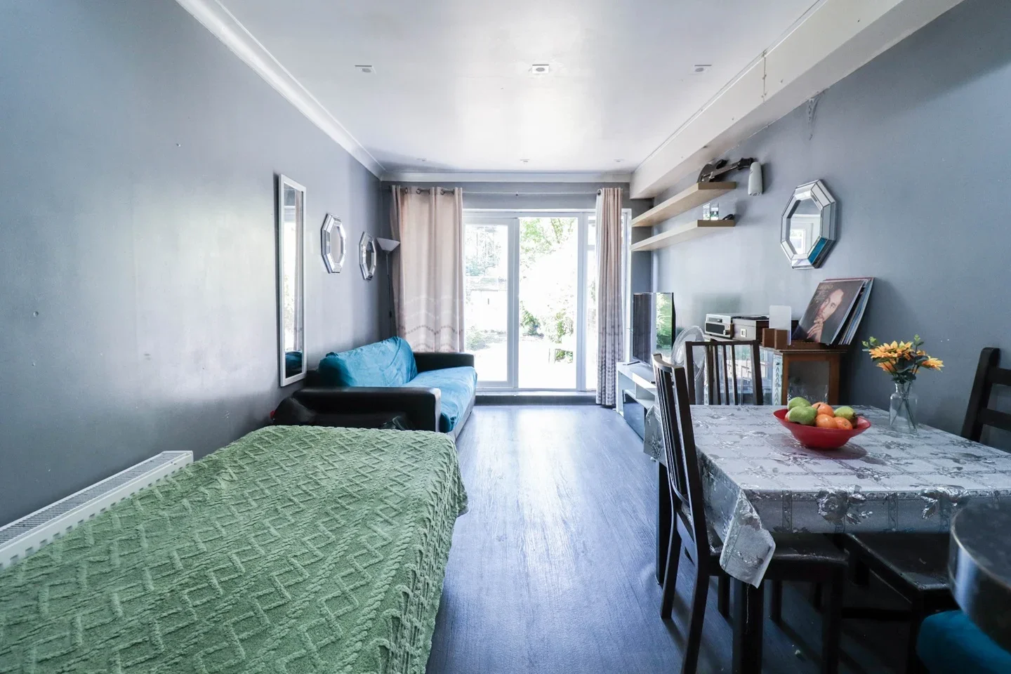 Flat Glengall Road in Greater London