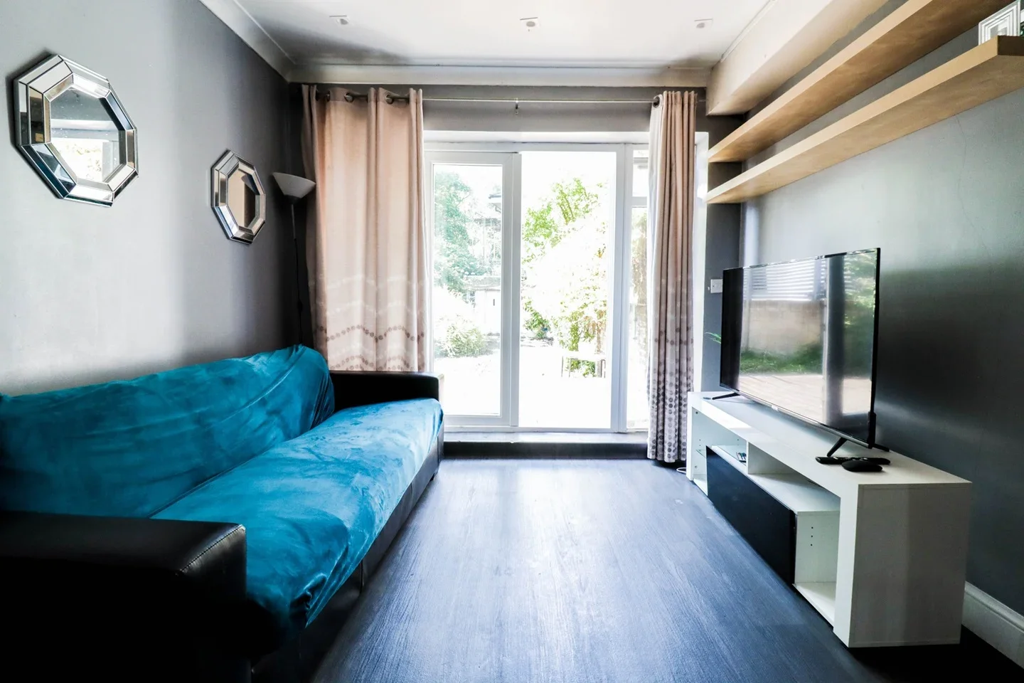 Flat Glengall Road in Greater London