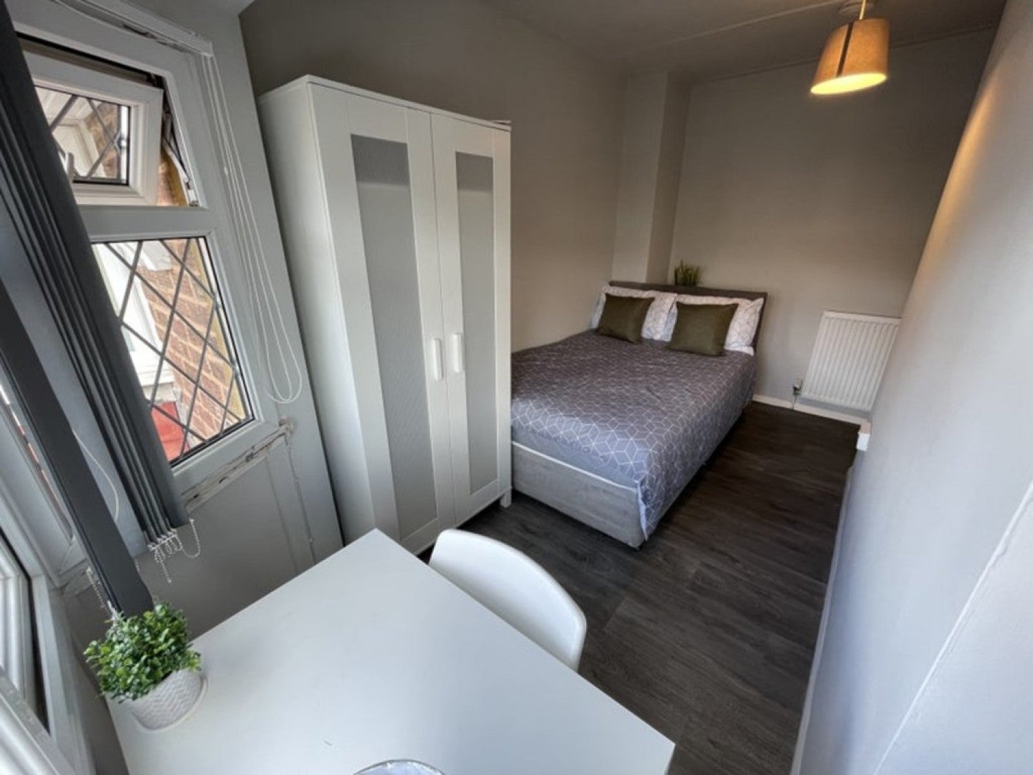 Room Comer Road in Worcester